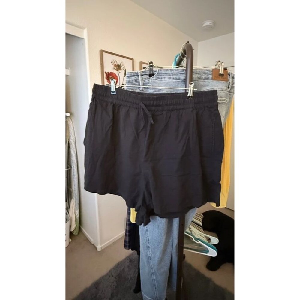 Black Pull-On Drawstring Linen Shorts U.S. 20